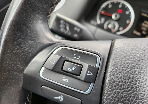 Volkswagen Tiguan cena 53900 przebieg: 207600, rok produkcji 2015 z Piła małe 596